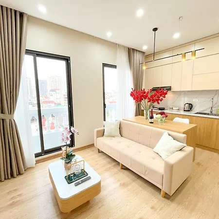 Amazing Housing Lac Long Quan